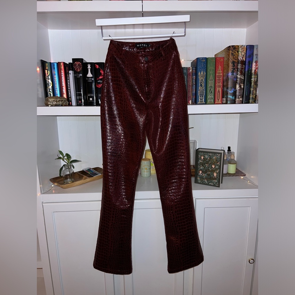 Motel Faux Leather Burgundy Crocodile Print Pants Size XS